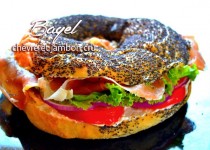 Bagel au chèvre et jambon cru