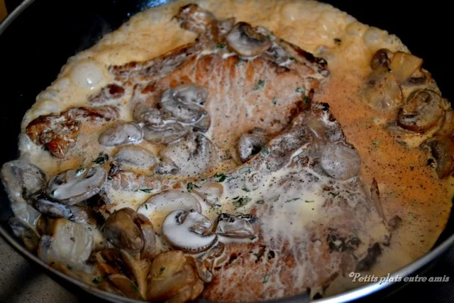 cotes de porc et crème