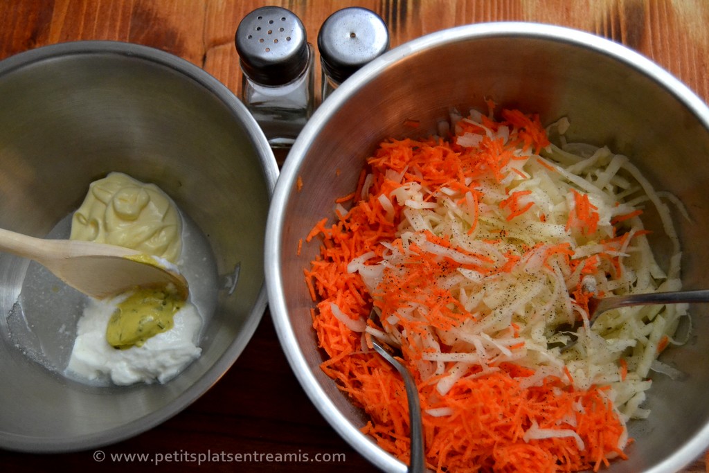 préparation salade coleslaw