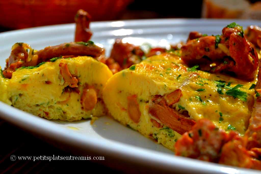 omelette aux girolles découpée