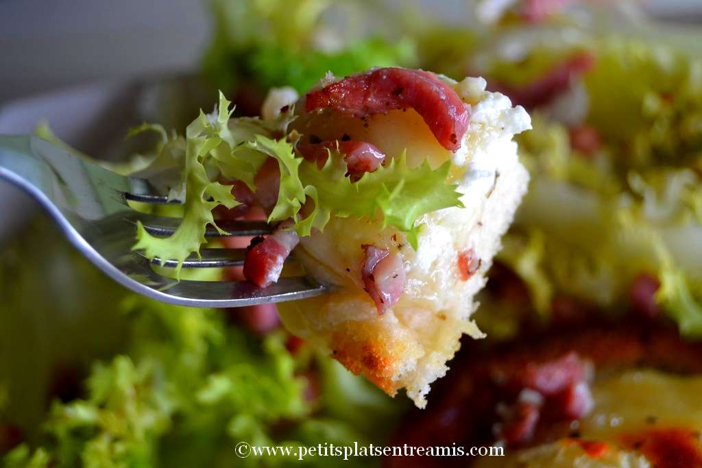 Ingrédients salade de chèvre chaud aux miel et lardons 