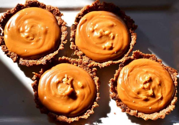 assiette de tartelettes au caramel