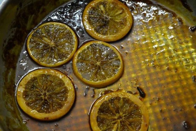 caramélisation des tranches d'orange