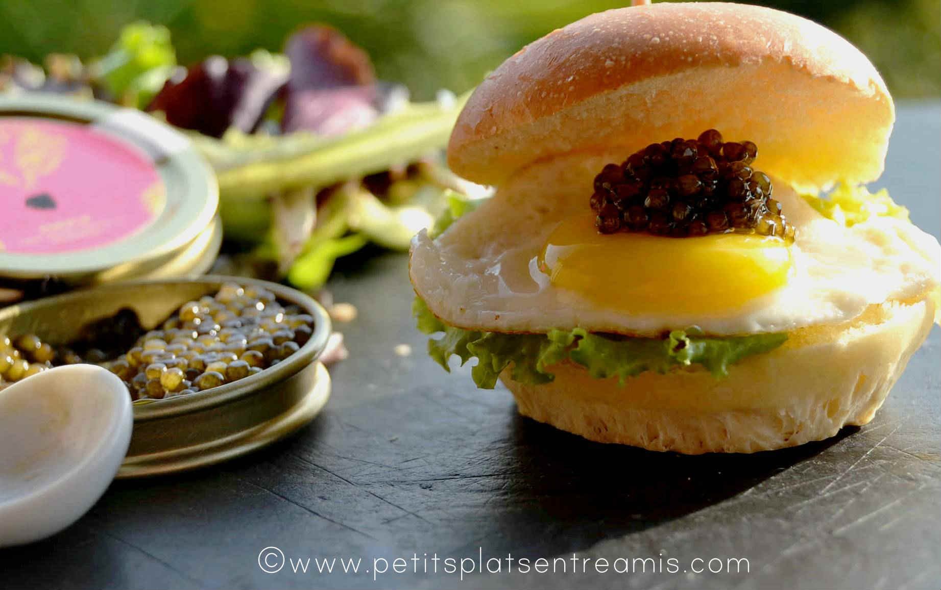présentation Mini burger de caviar