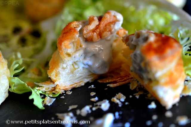 bouchées-feuilletées-bleu-d'Auvergne-et-noix croquée