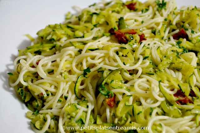 pâtes aux courgettes à la une