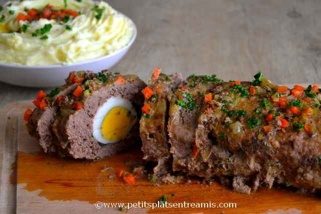 pain-de-boeuf-farci-aux-oeufs tranché