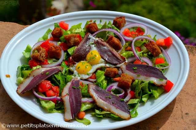 assiette de salade au magret séché