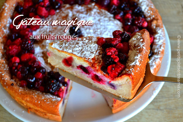 gâteau-magique-aux-fruits-rouges