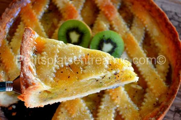 part de tarte aux pommes et kiwis