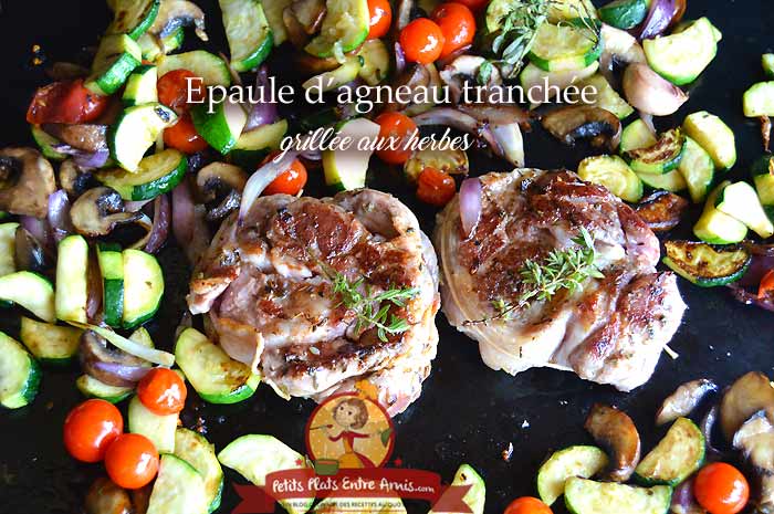 Epaule d'agneau tranchée et grillée aux herbes