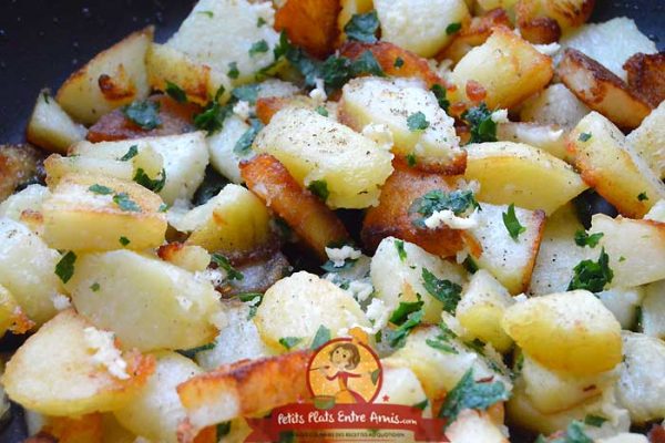 Cuisson poêlée de pommes de terre ail et persil